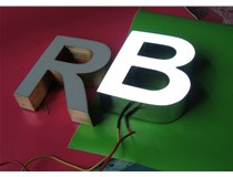 LED樹脂發(fā)光字廠家的制作方法是什么呢？山西德軒做字廠和您分析